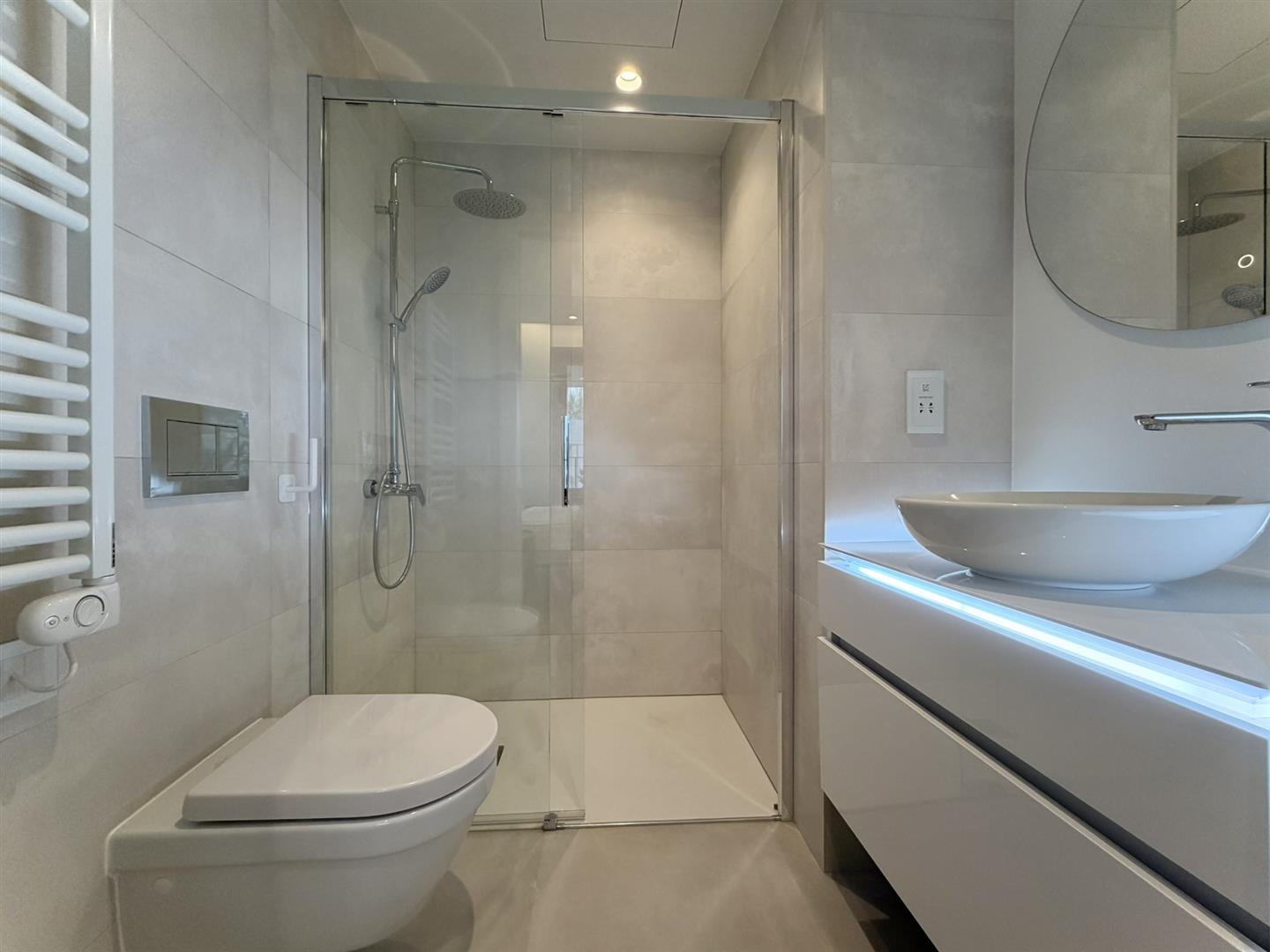 Image of House - 3 Bedrooms - 4 Bathrooms for Sale in North Gorge-Gibraltar, Image 17